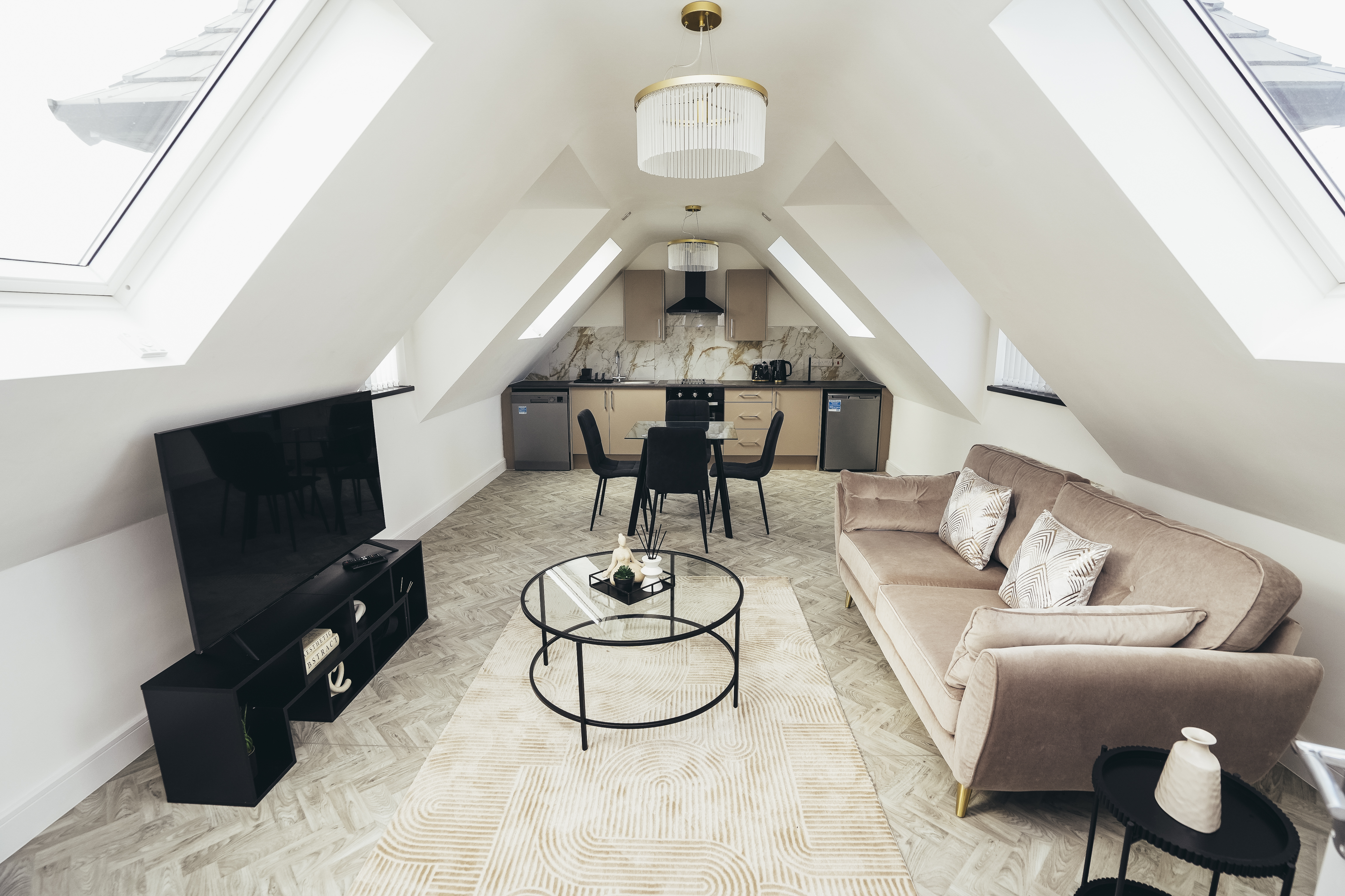 Modern 3-Bedroom House - Bedford