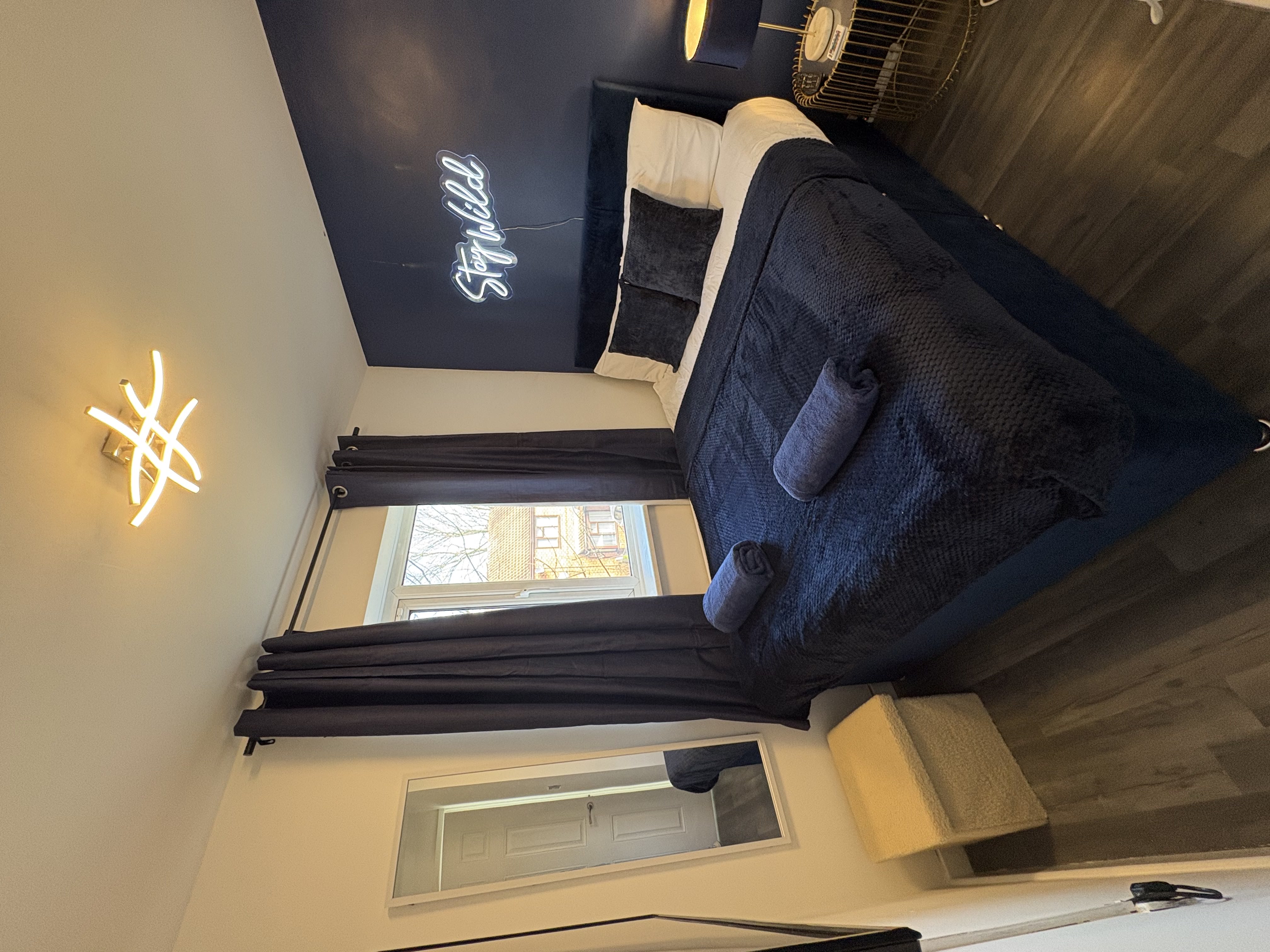 Modern 3-Bedroom House - Bedford