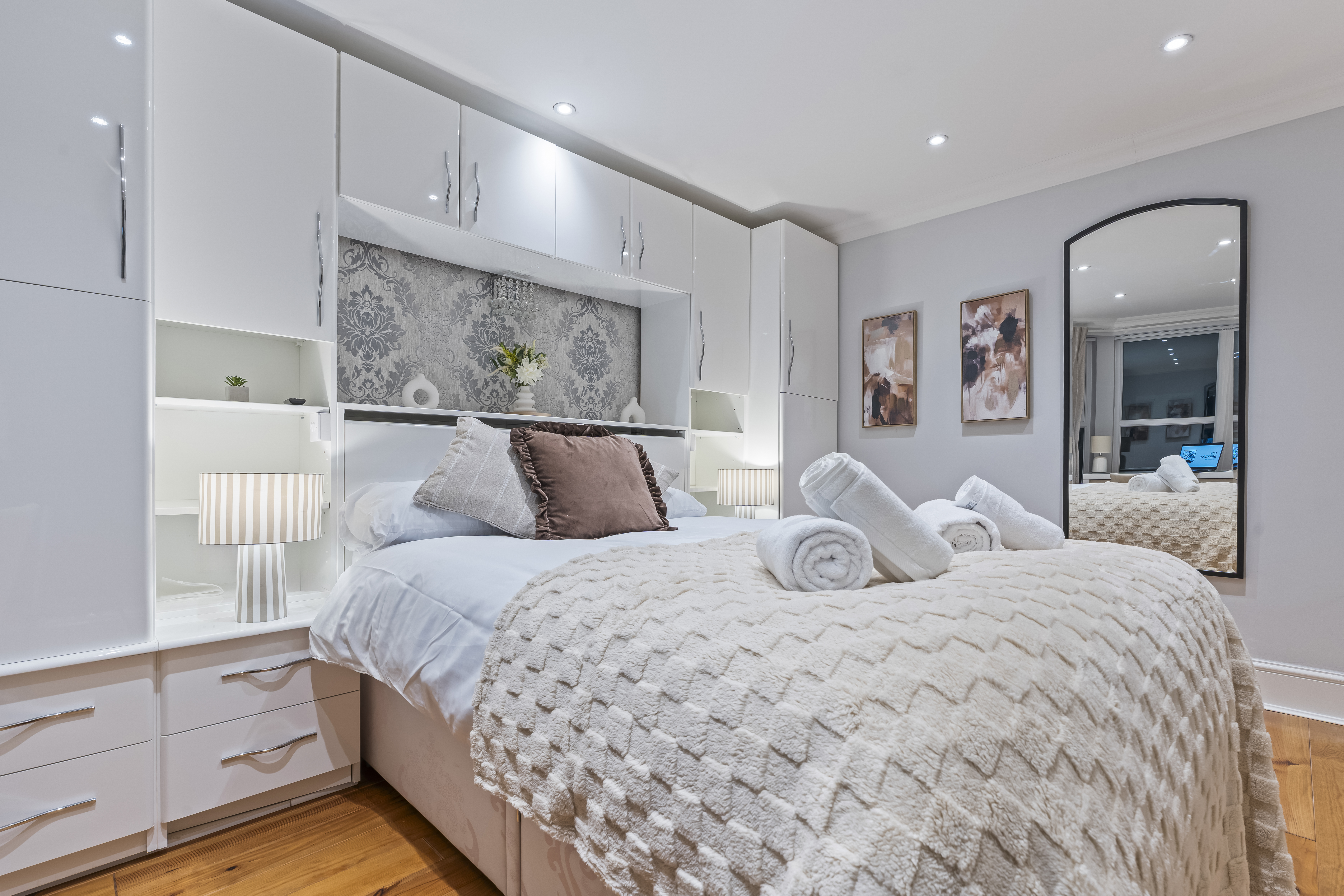Modern 3-Bedroom House - Bedford