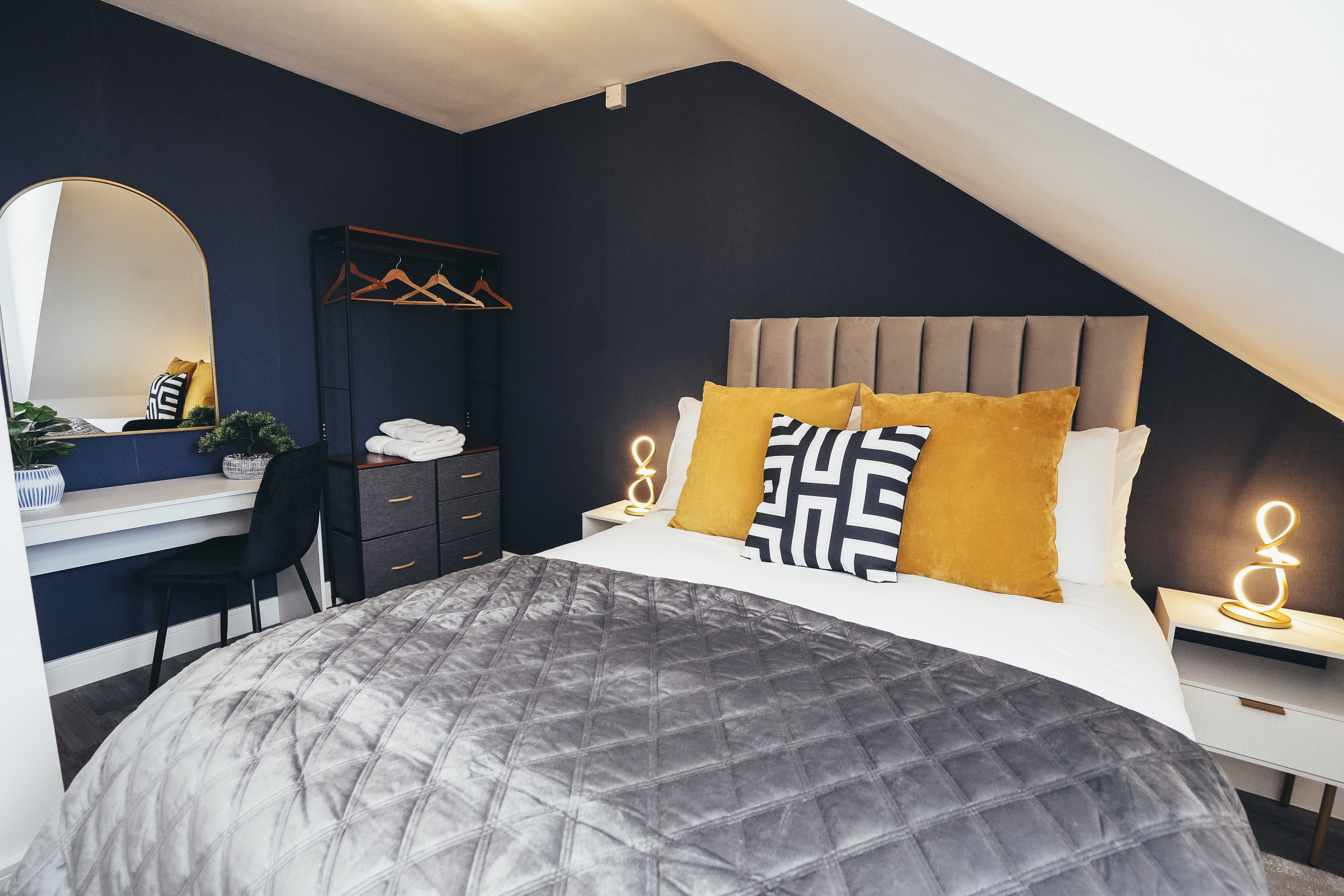 Modern 3-Bedroom House - Bedford