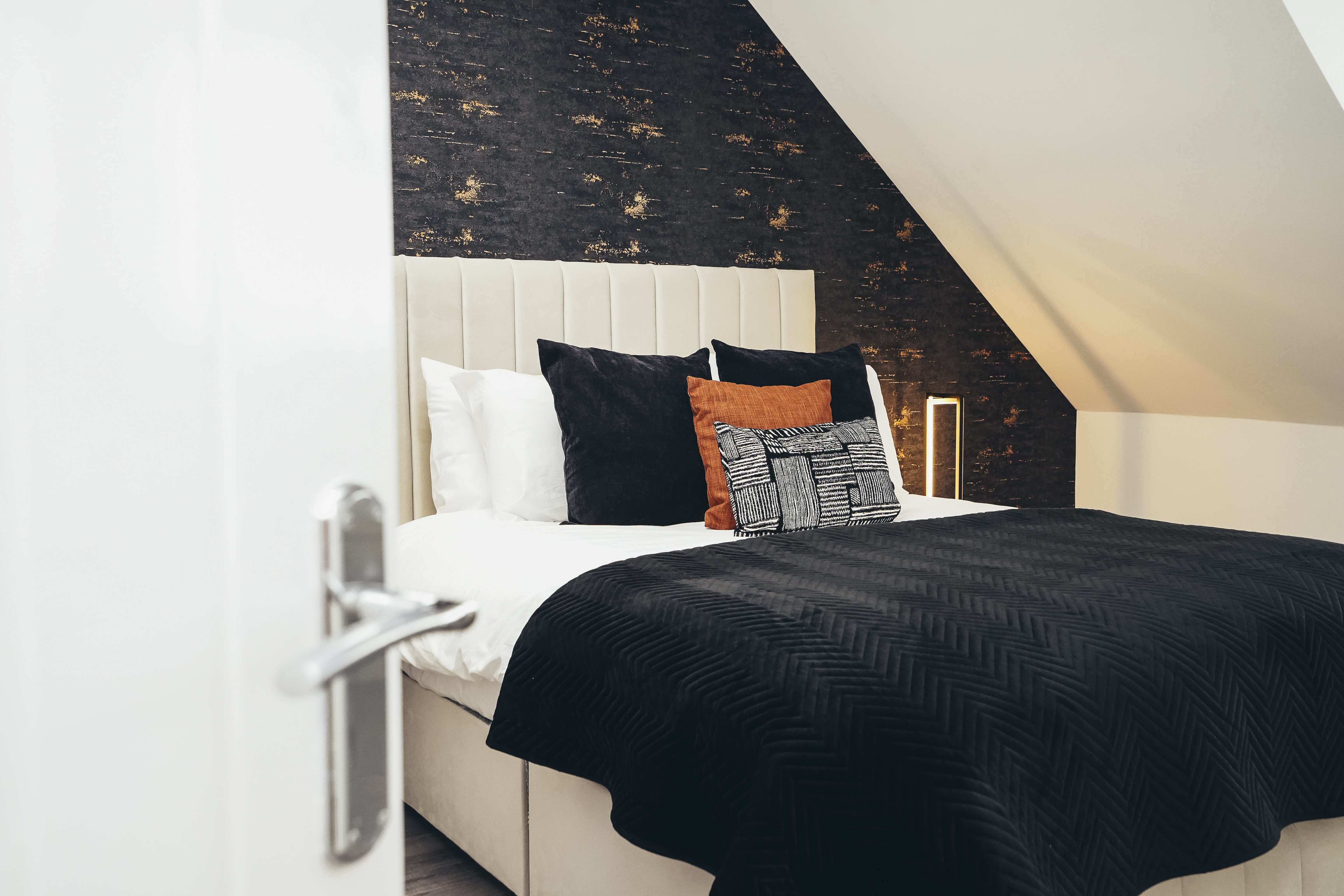 Modern 3-Bedroom House - Bedford