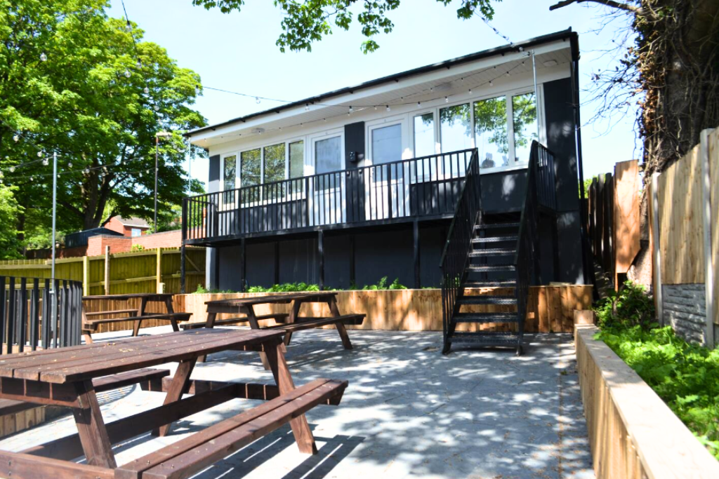 Modern 3-Bedroom House - Bedford